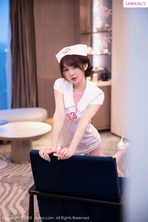 婠婠么  [XiuRen]高清写真图 2023.02.06 No.6221 婠婠么 护士服丝袜第16张图片